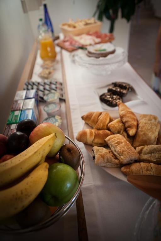 Ladino Room & Breakfast Ferrara Bagian luar foto