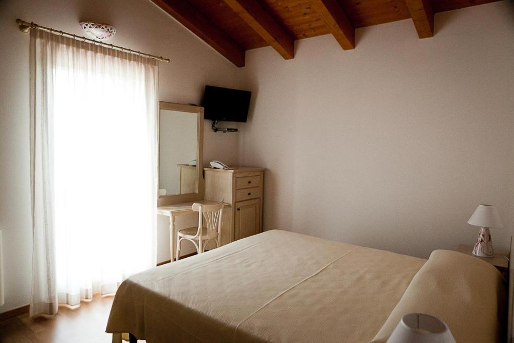 Ladino Room & Breakfast Ferrara Ruang foto