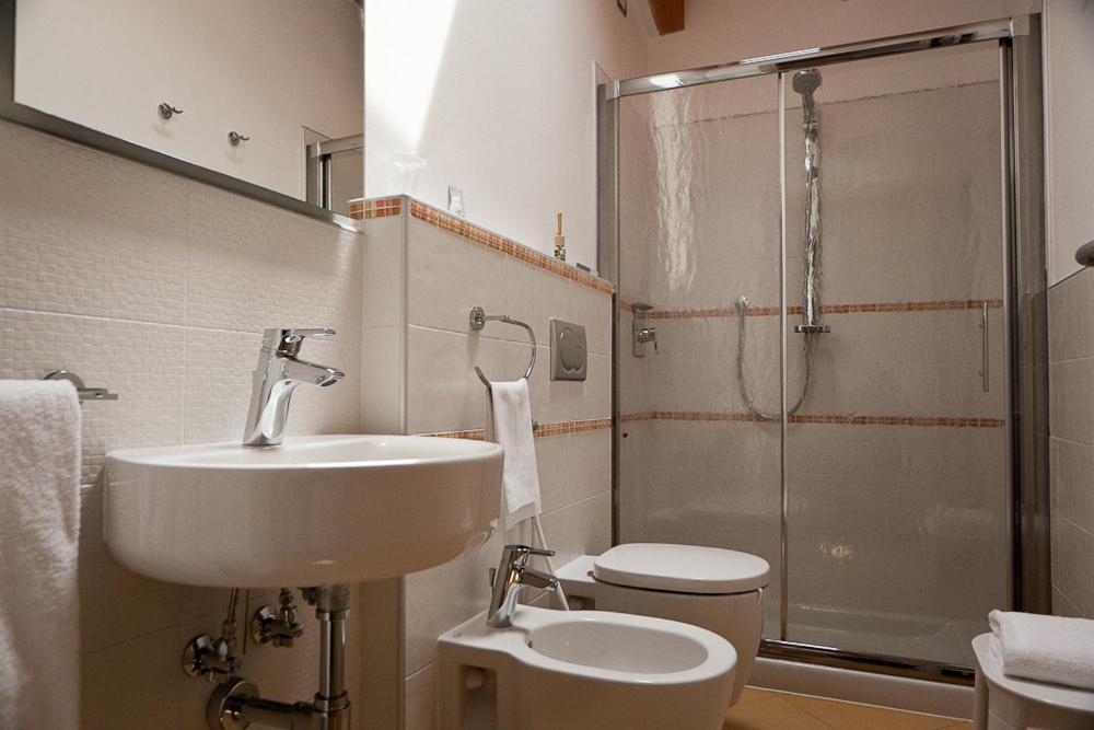 Ladino Room & Breakfast Ferrara Ruang foto