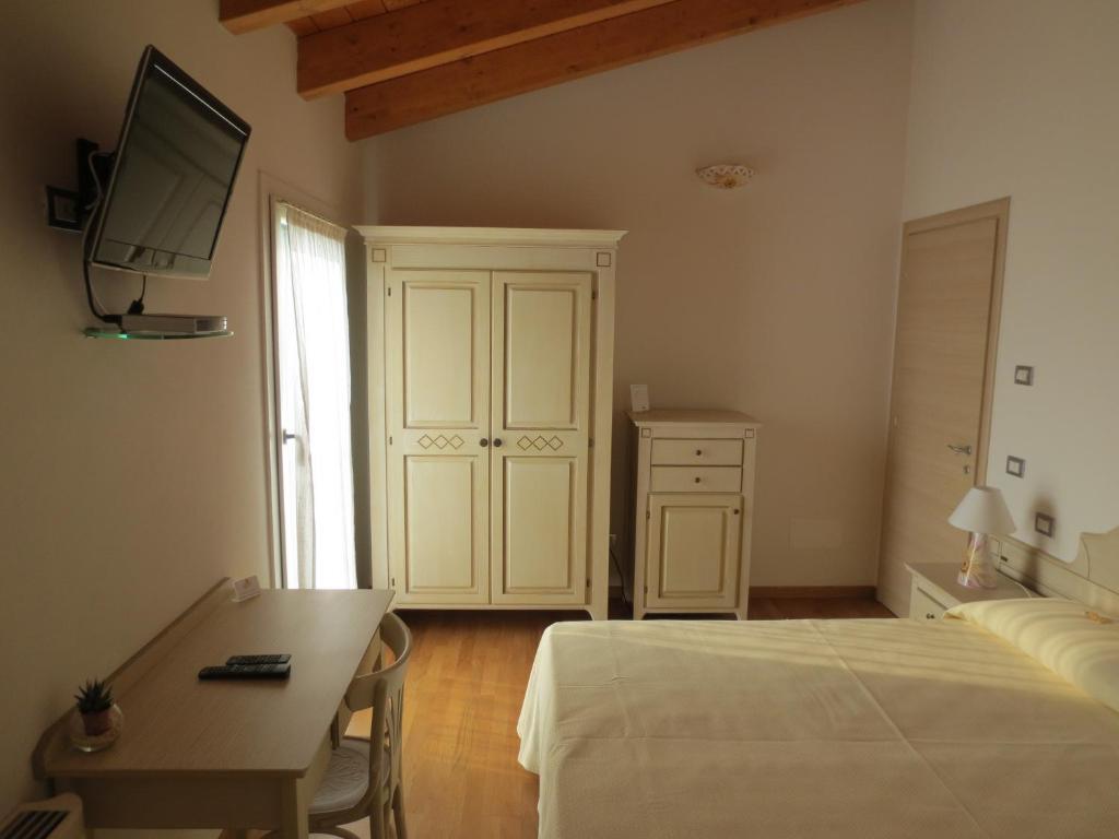 Ladino Room & Breakfast Ferrara Ruang foto